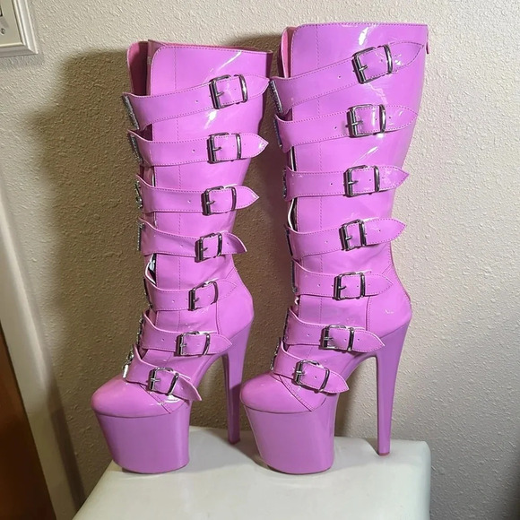 Pink boots size 8 - Picture 2 of 11